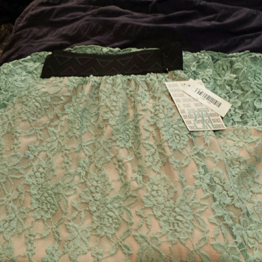 NWT 2x LuLaRoe mint lace Lola